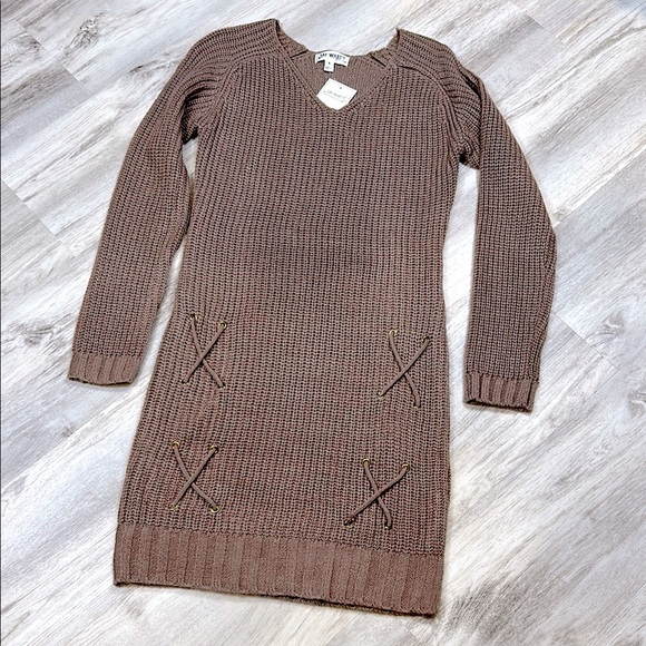 NWT Women’s Say What? Brown Chunky Knit Long Sleeve V-Neck Sweater Dress / Small - Picture 1 of 7